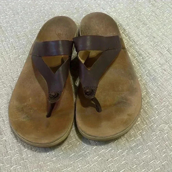 OluKai thong leather sandals - Picture 2 of 5